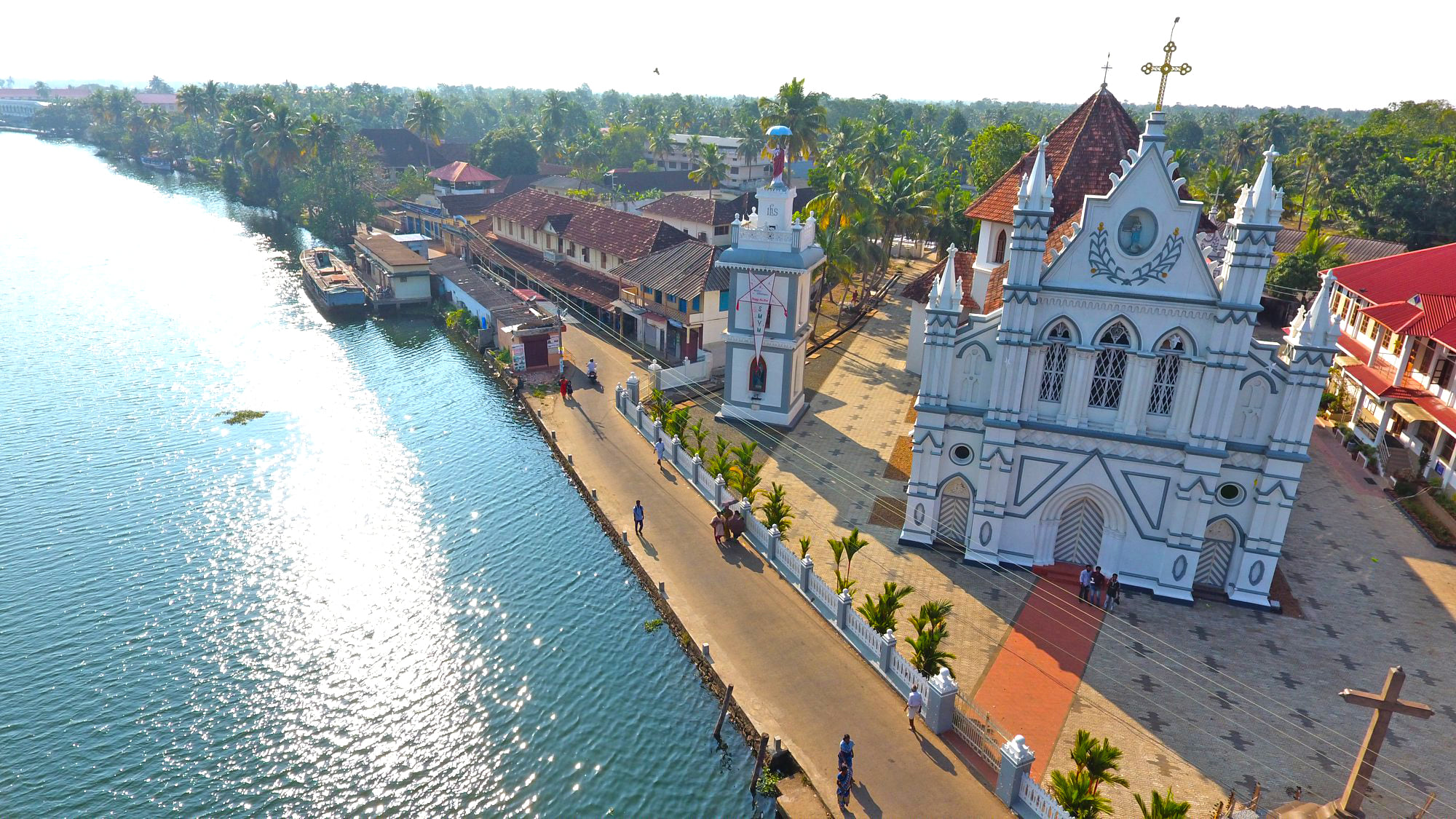 Cochin, Alleppey, Kumarakom and Vegamon Tour Package Image 4